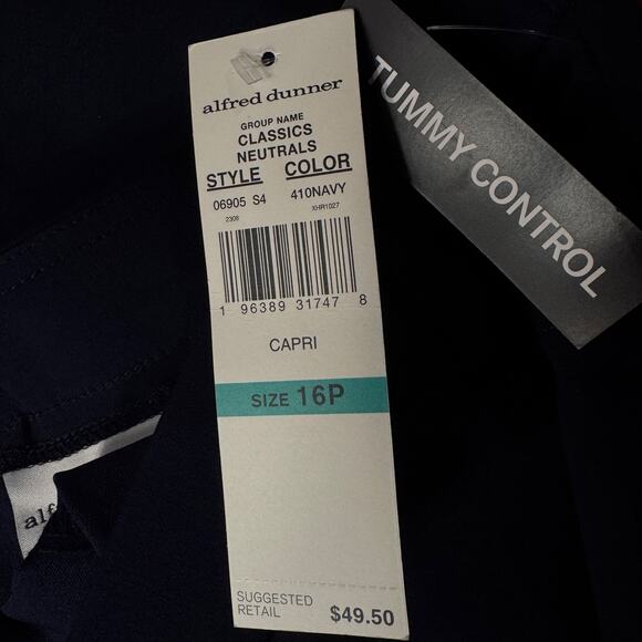 Alfred Dunner Petite SZ 16P Allure Capris Stretch Pull-On Flat Front Pocket Navy - Picture 6 of 6